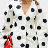 Clara Blazer Cuello En V Exclusiva Puntos Abullonados