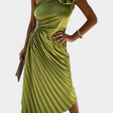 Leire Vestido Cóctel Asimétrico Aplique Floral Exclusivo
