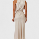 Rina Vestido Halter Drapeado Seda Colección Exclusiva
