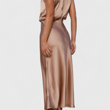 Rina Vestido Halter Drapeado Seda Colección Exclusiva