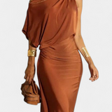 Ainslee Vestido Largo Plisado Con Hombros Descubiertos